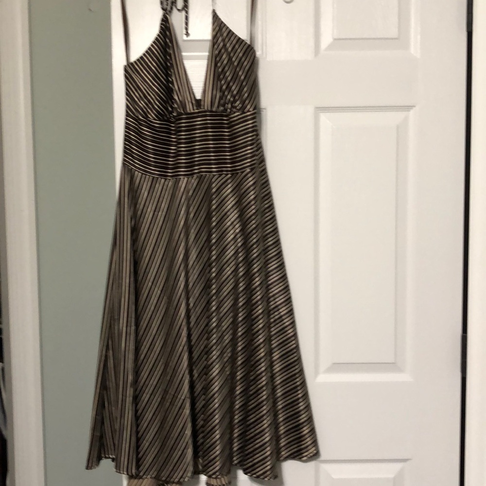 Feel & Look great in this flirty strappy halter